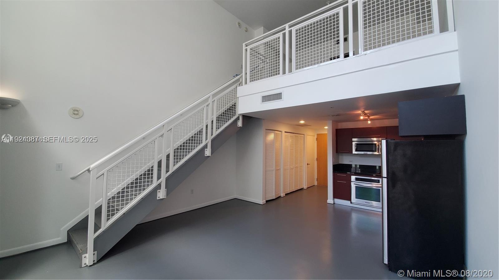 VIZCAYNE SOUTH CONDO - Residential