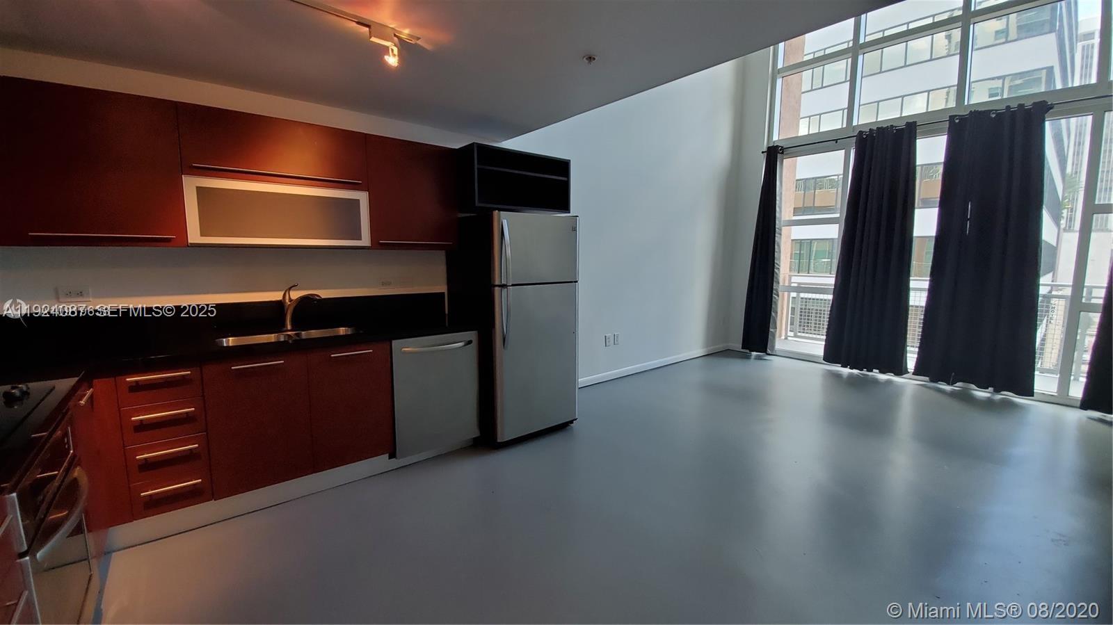 VIZCAYNE SOUTH CONDO - Residential