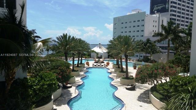 VIZCAYNE SOUTH CONDO - Residential