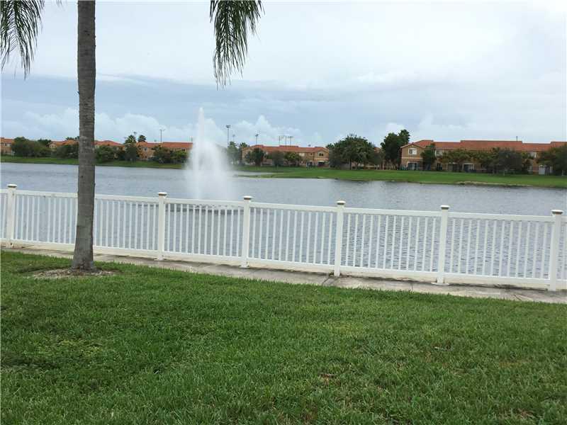 LE CLUB AT OLD CUTLER CON - Residential Lease