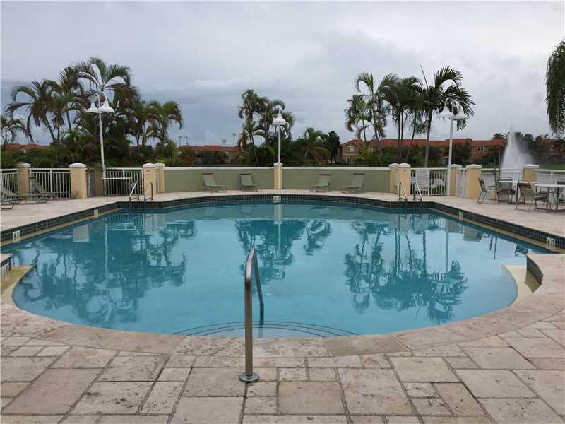 LE CLUB AT OLD CUTLER CON - Residential Lease