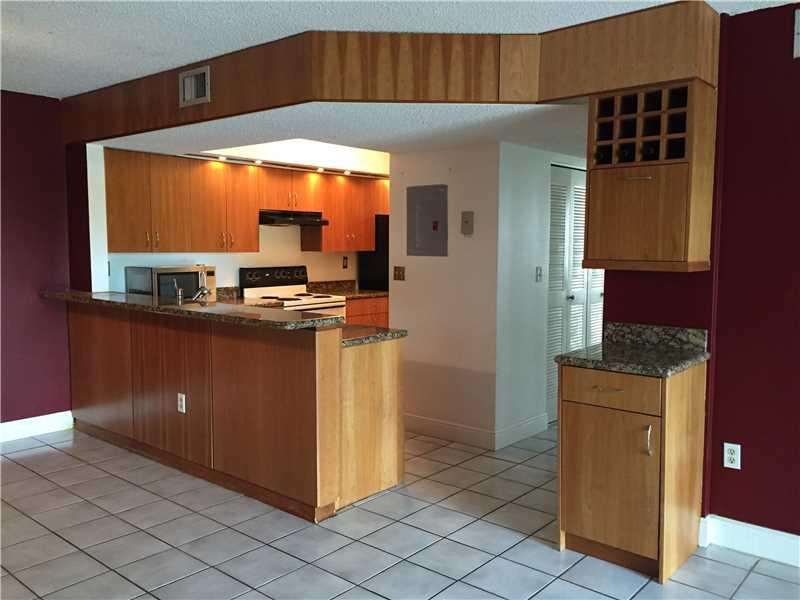 LE CLUB AT OLD CUTLER CON - Residential Lease