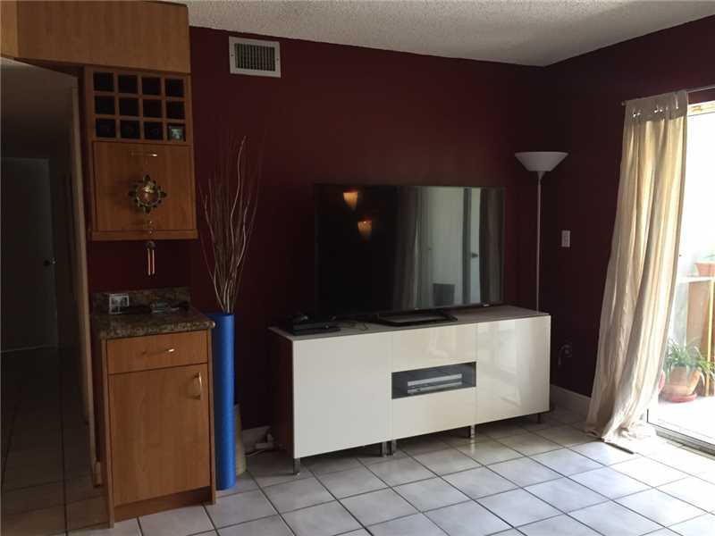 LE CLUB AT OLD CUTLER CON - Residential Lease