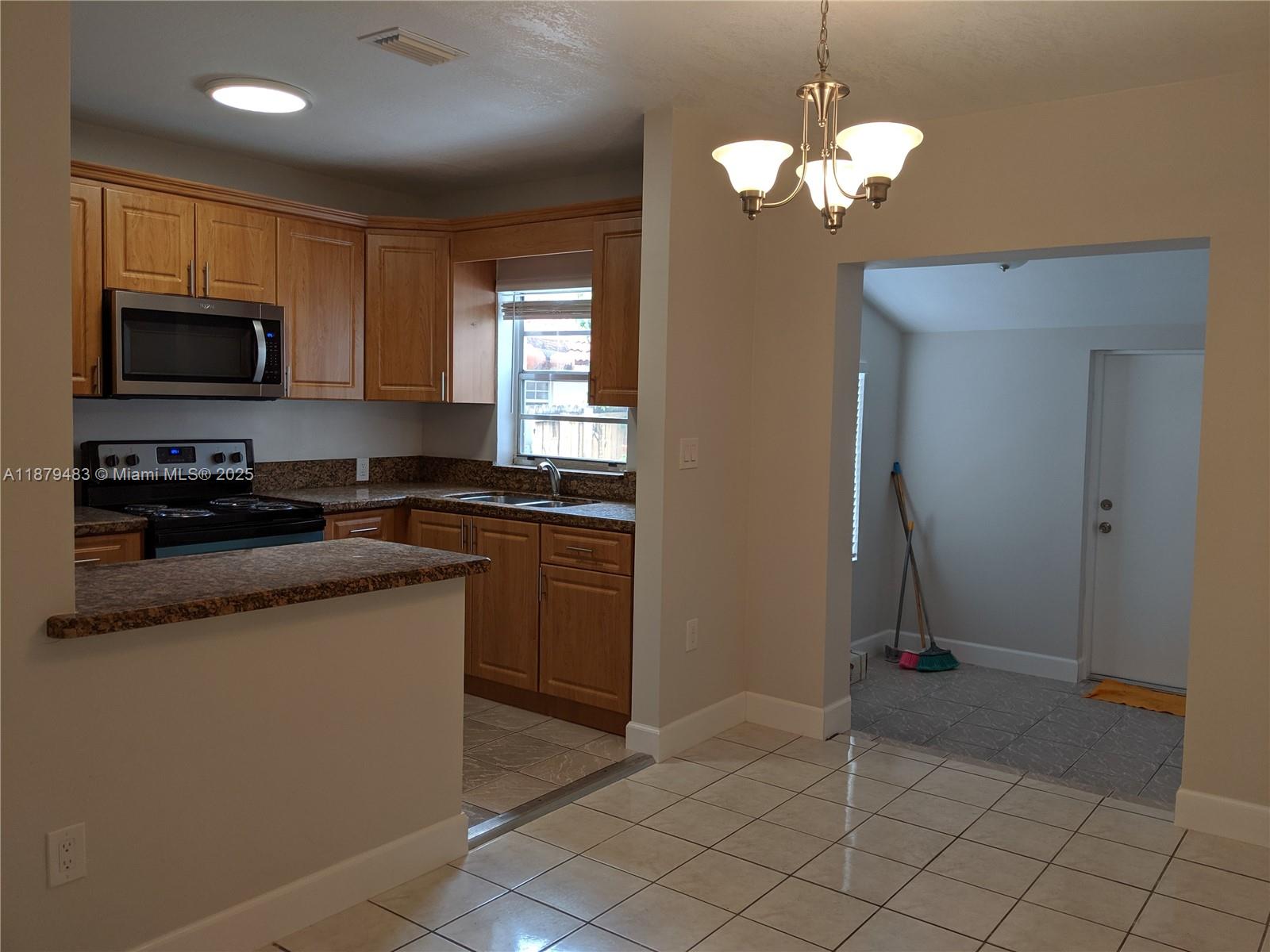 WEST FLAGLER CENTER - Residential Lease