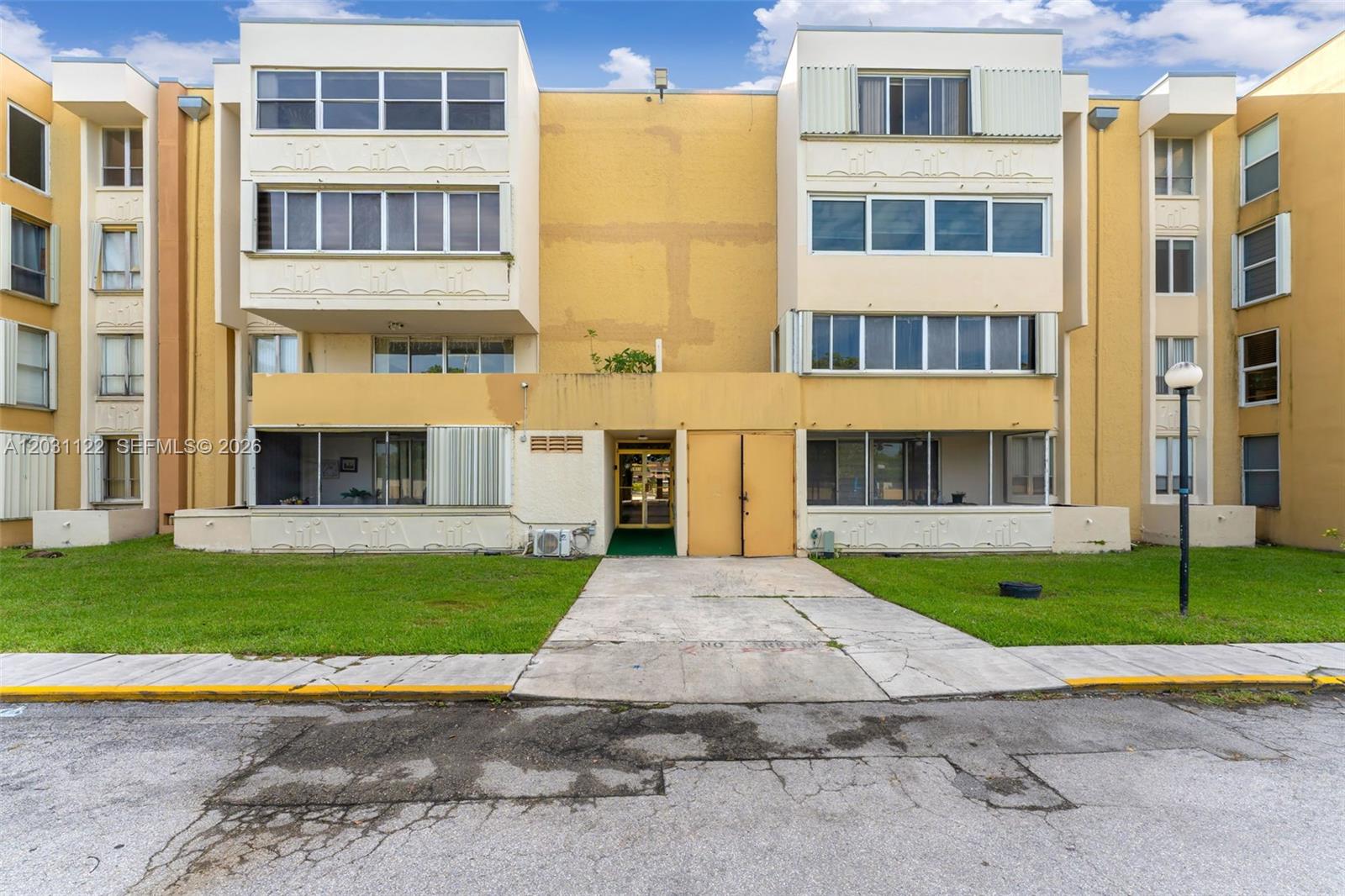 SOVEREIGNS CONDO - Residential