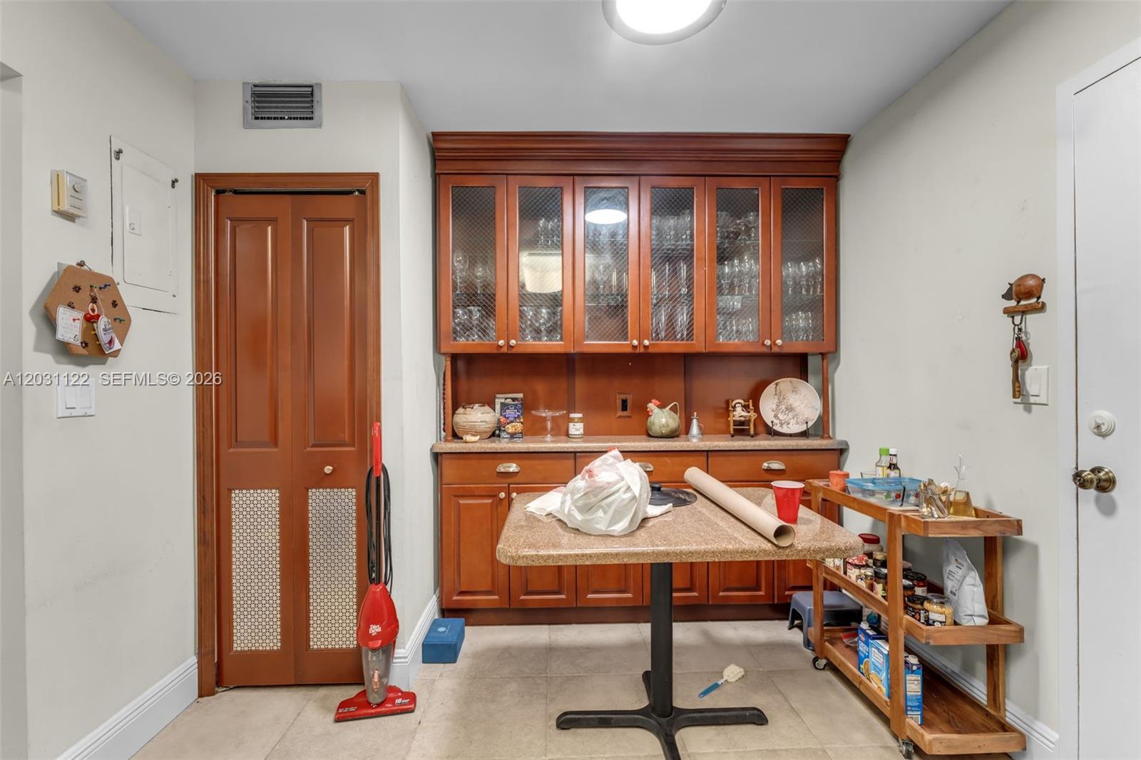 SOVEREIGNS CONDO - Residential
