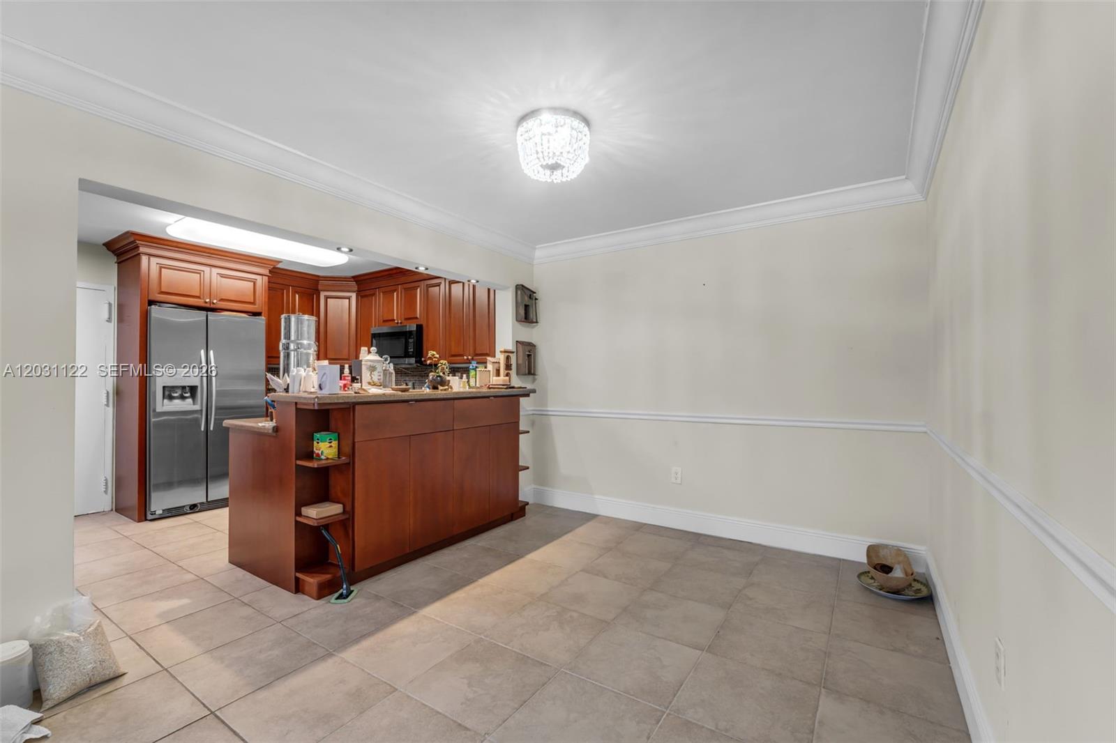 SOVEREIGNS CONDO - Residential