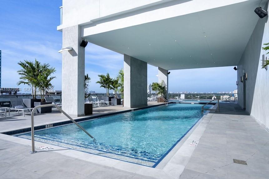 SMART BRICKELL LODGING 1 C - Residential