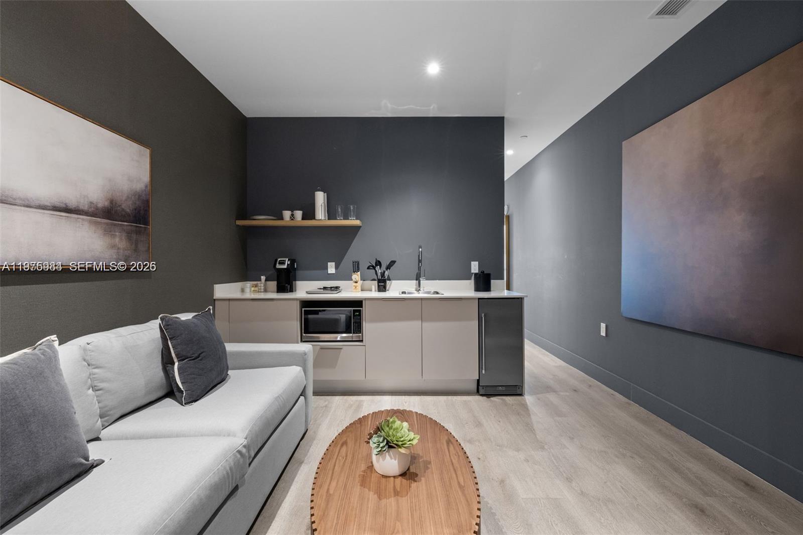 SMART BRICKELL LODGING 1 C - Residential