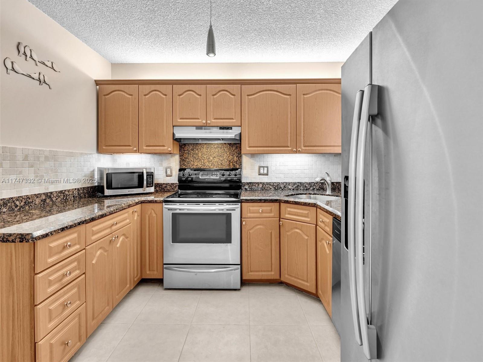 BAYWOOD VILLAGE III - Residential