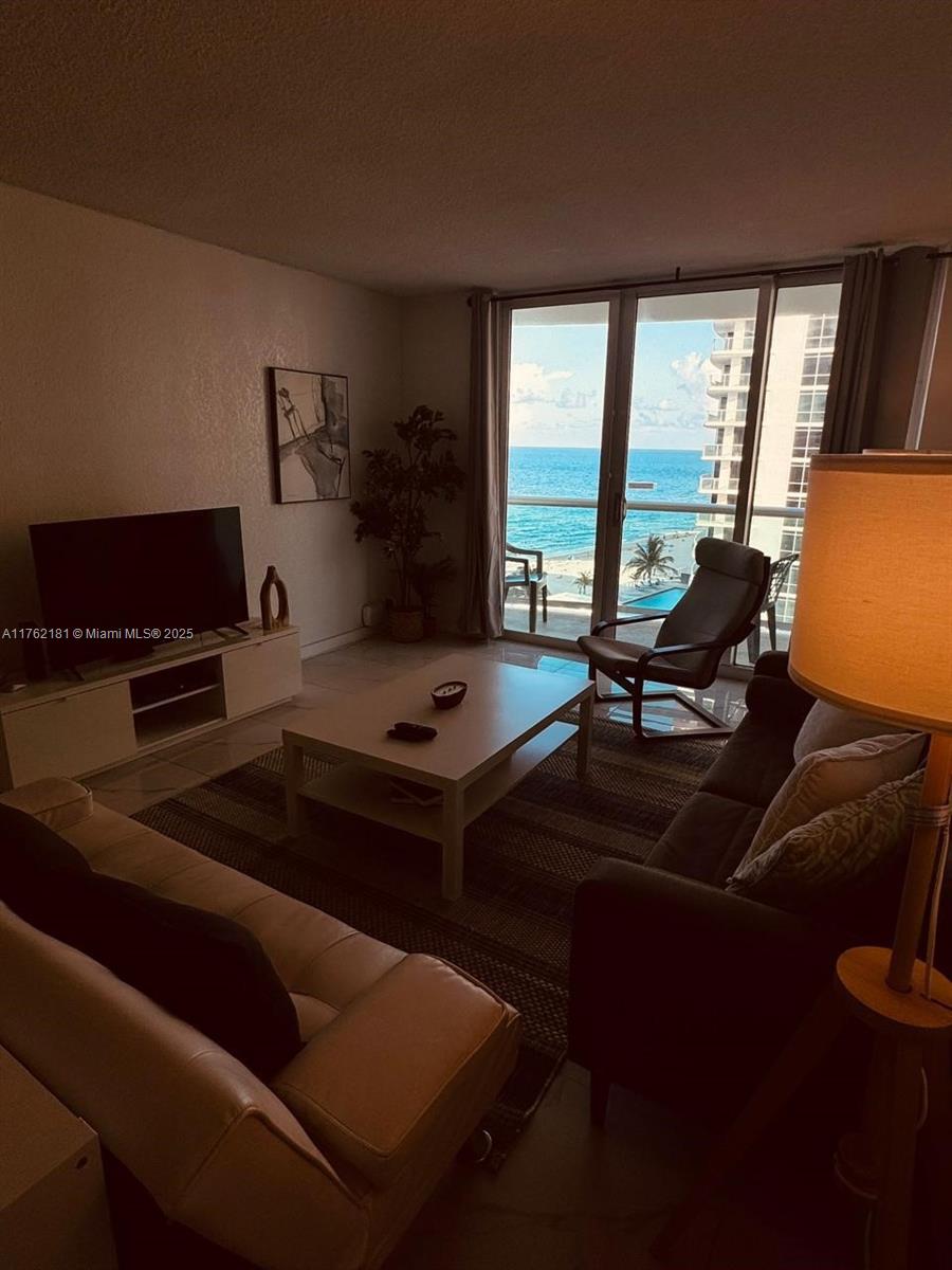TIDES ON HOLLYWOOD BEACH - Residential