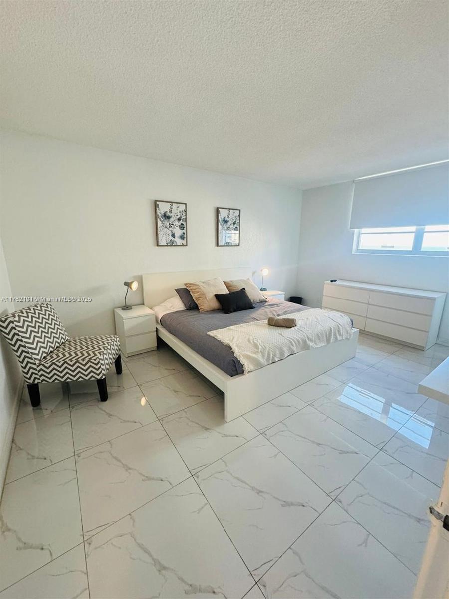 TIDES ON HOLLYWOOD BEACH - Residential