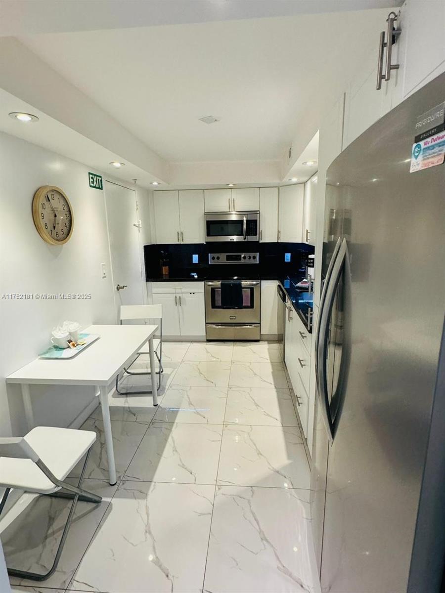 TIDES ON HOLLYWOOD BEACH - Residential