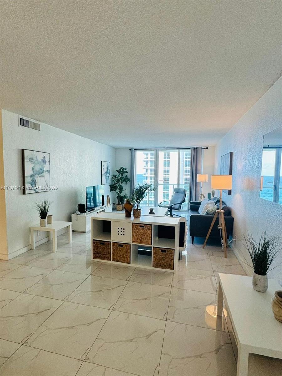 TIDES ON HOLLYWOOD BEACH - Residential