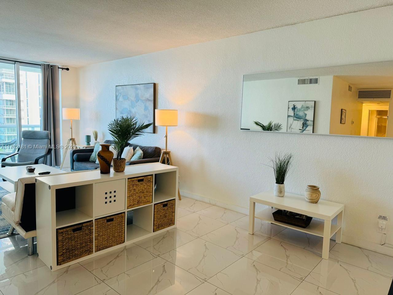 TIDES ON HOLLYWOOD BEACH - Residential