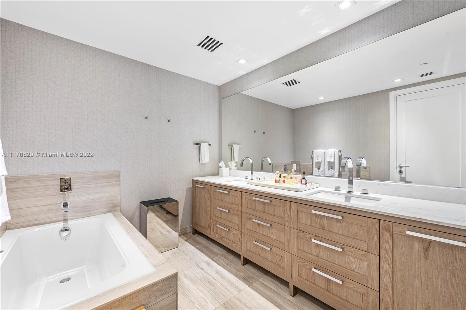 OCEANA KEY BISCAYNE CONDO - Residential