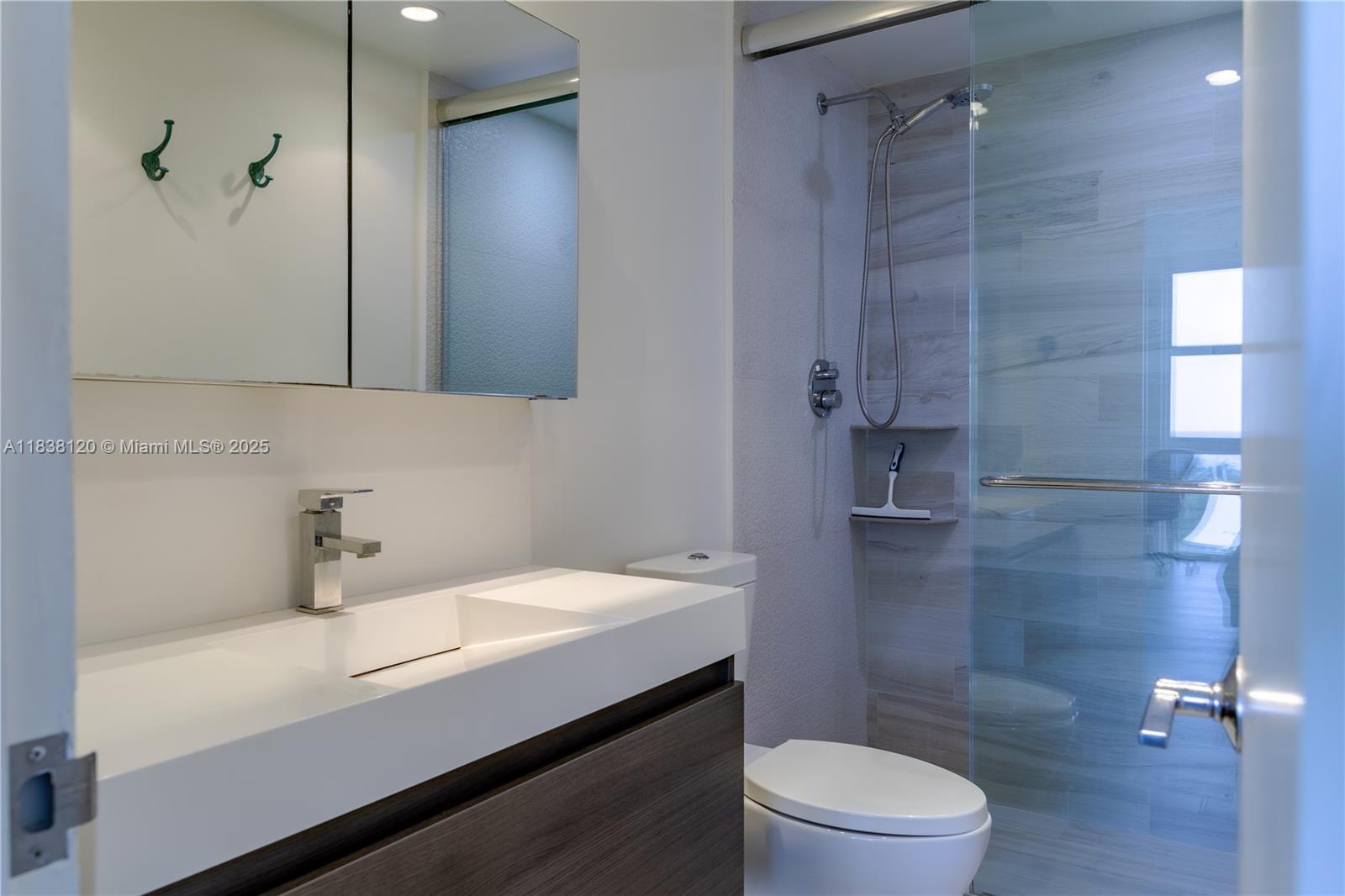 HARBOUR HOUSE - Residential
