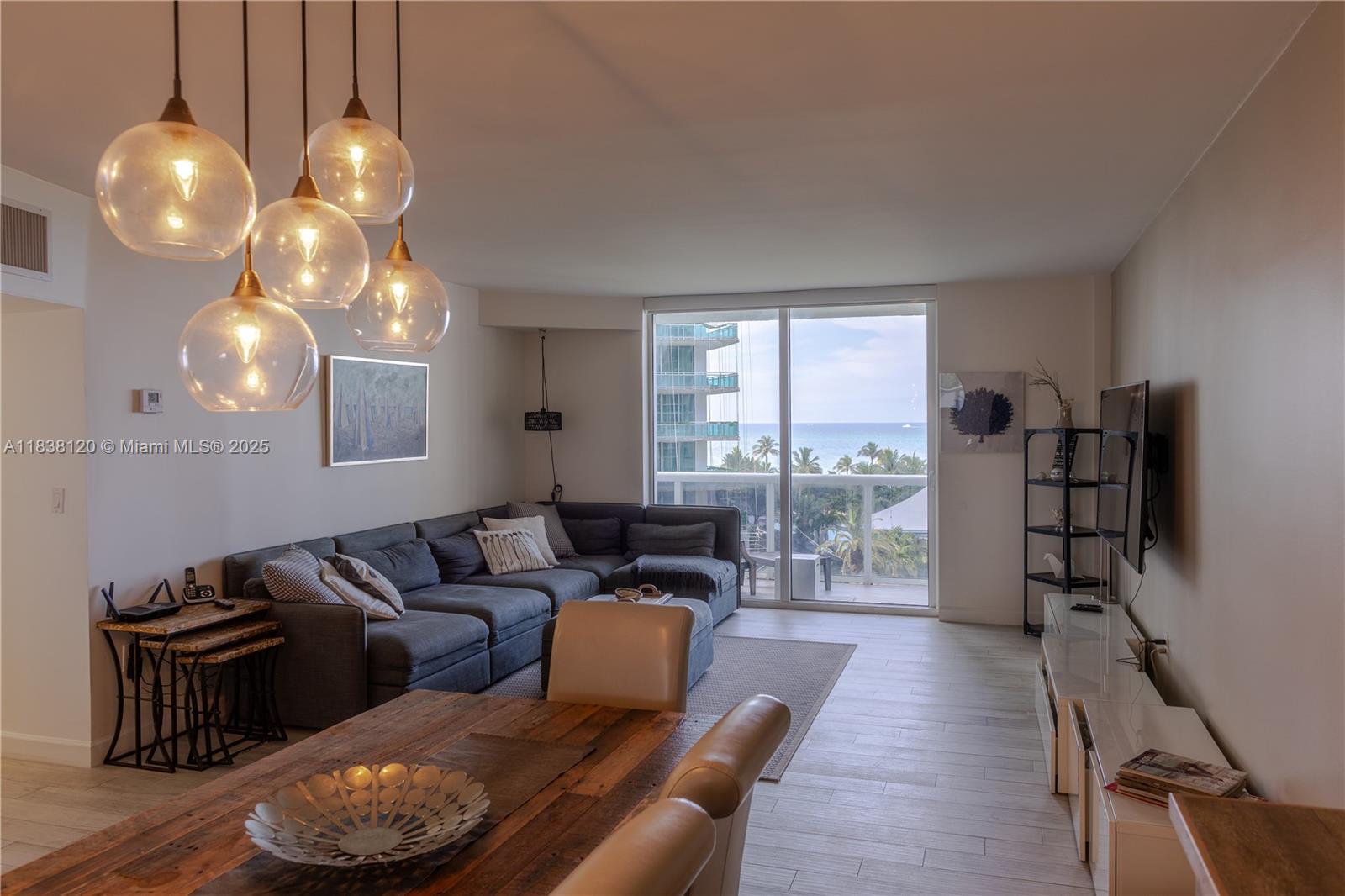 HARBOUR HOUSE - Residential