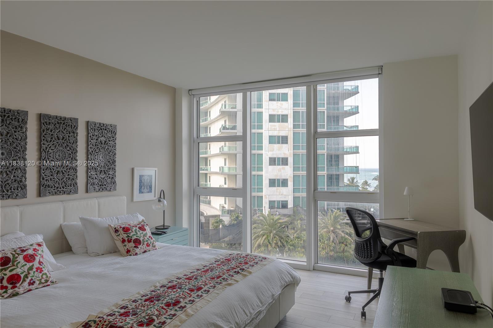 HARBOUR HOUSE - Residential