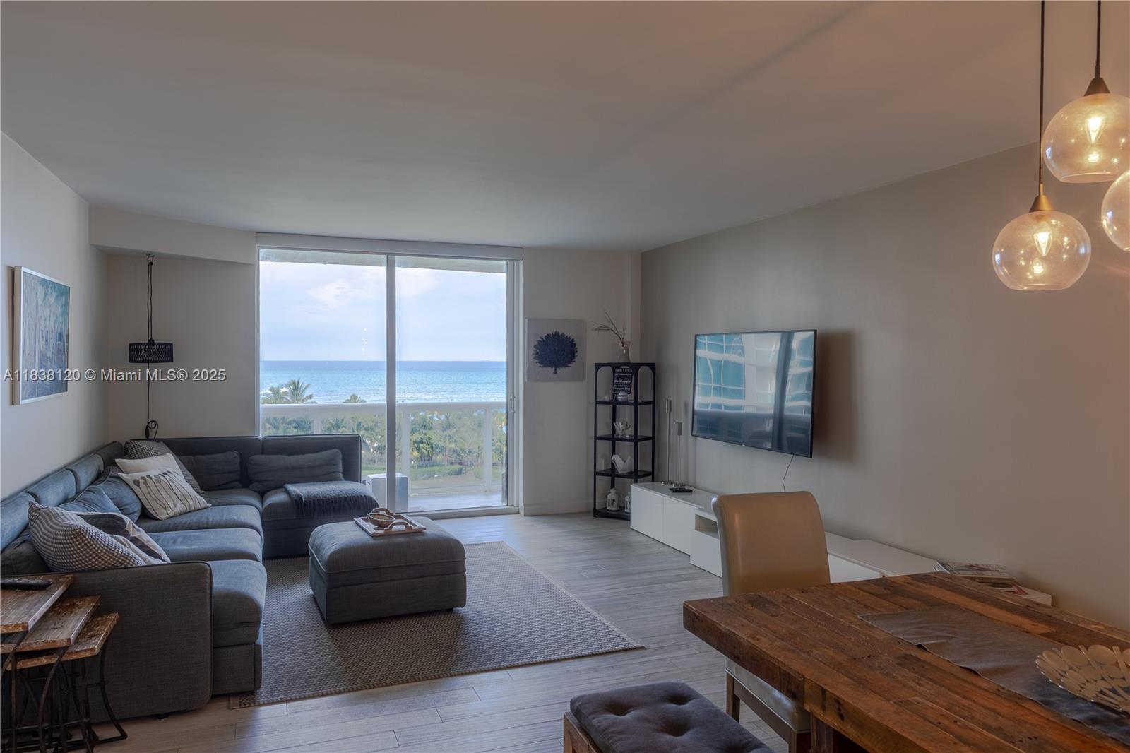HARBOUR HOUSE - Residential