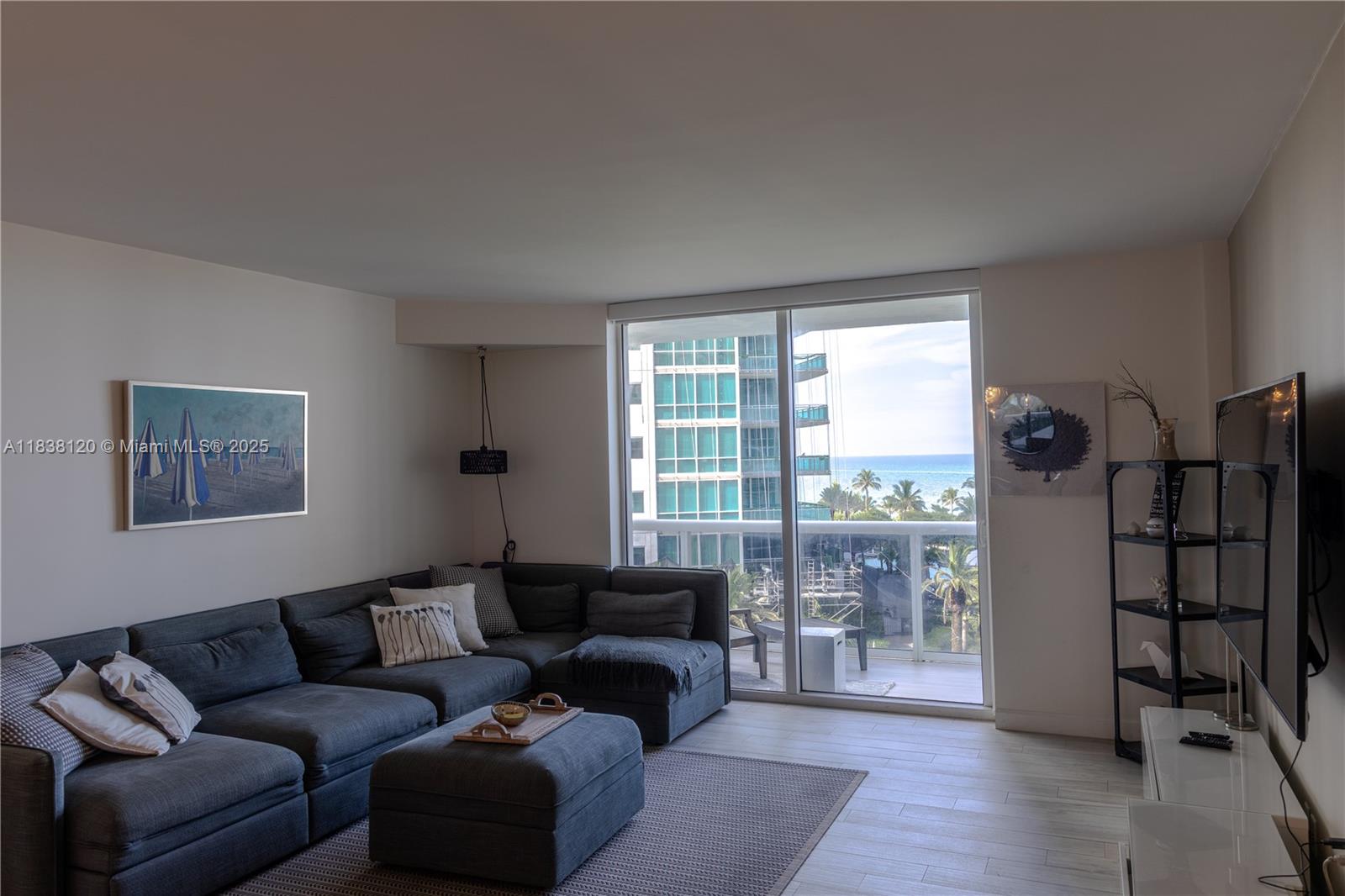 HARBOUR HOUSE - Residential
