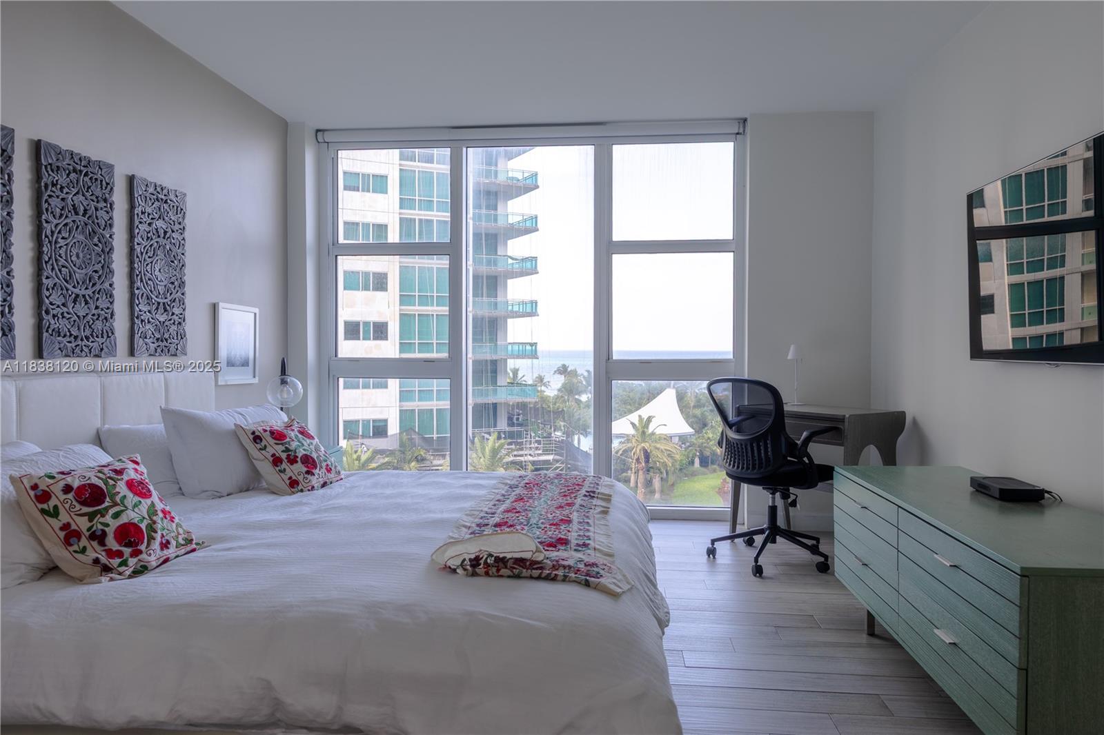 HARBOUR HOUSE - Residential