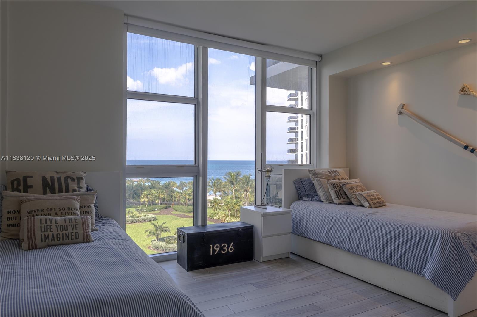 HARBOUR HOUSE - Residential