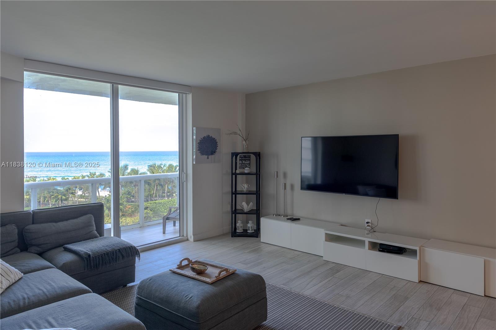 HARBOUR HOUSE - Residential