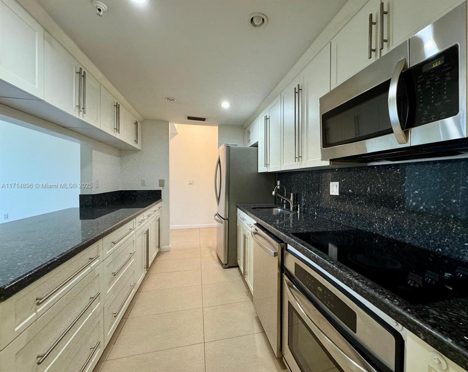 DORAL HOUSE CONDO NO 1 - Residential