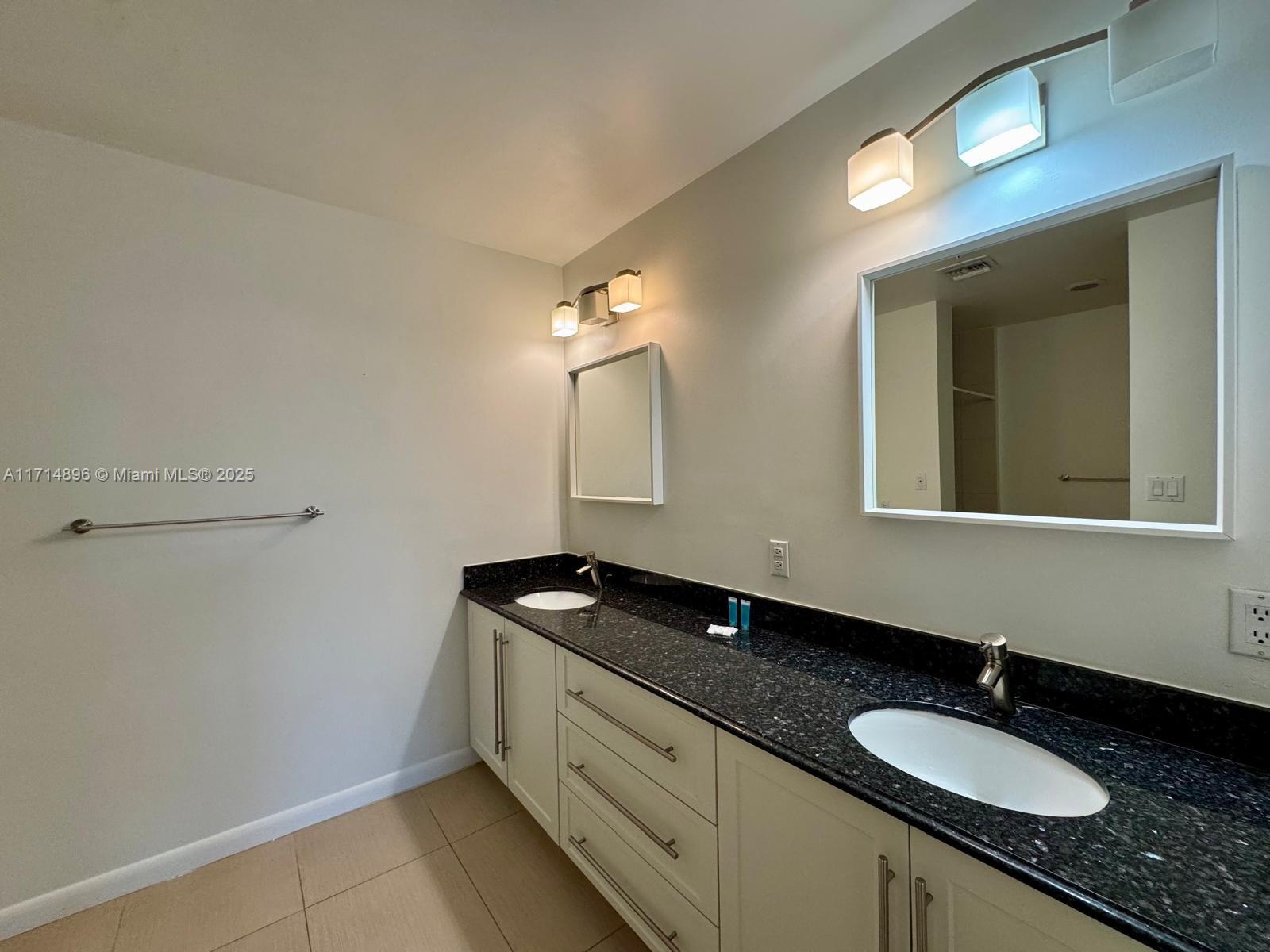 DORAL HOUSE CONDO NO 1 - Residential