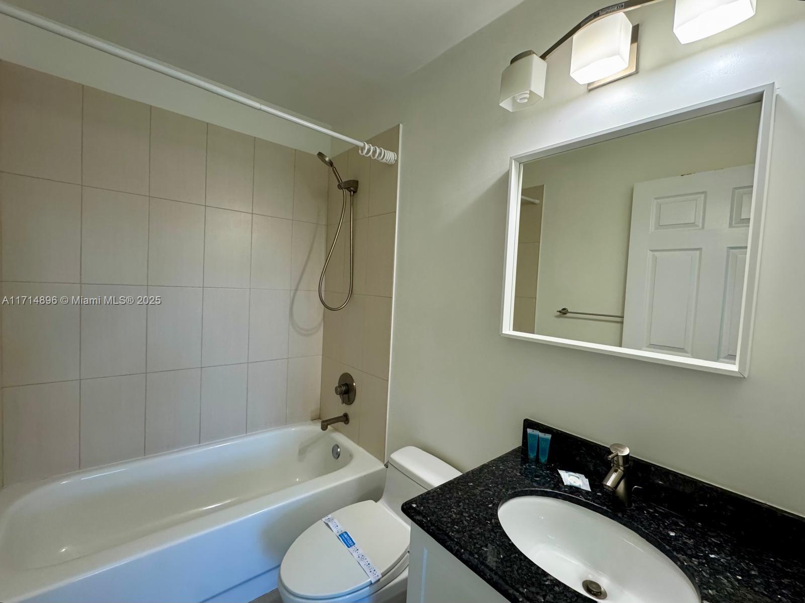 DORAL HOUSE CONDO NO 1 - Residential