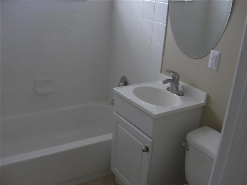 COLLIER MANOR 4TH ADD 38- - Residential Lease