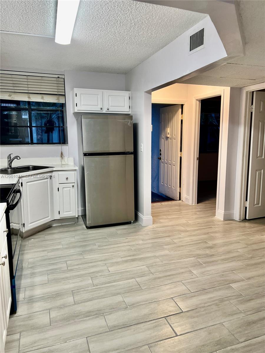 VILLAS AT MEADOW LAKES CO - Residential
