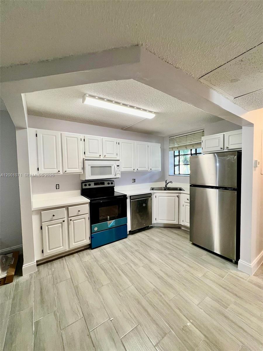 VILLAS AT MEADOW LAKES CO - Residential