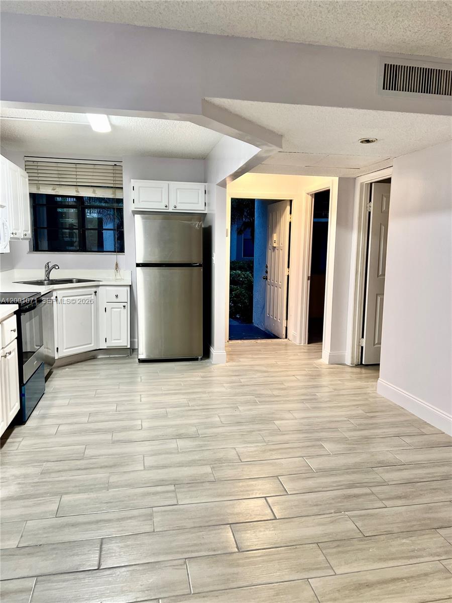VILLAS AT MEADOW LAKES CO - Residential