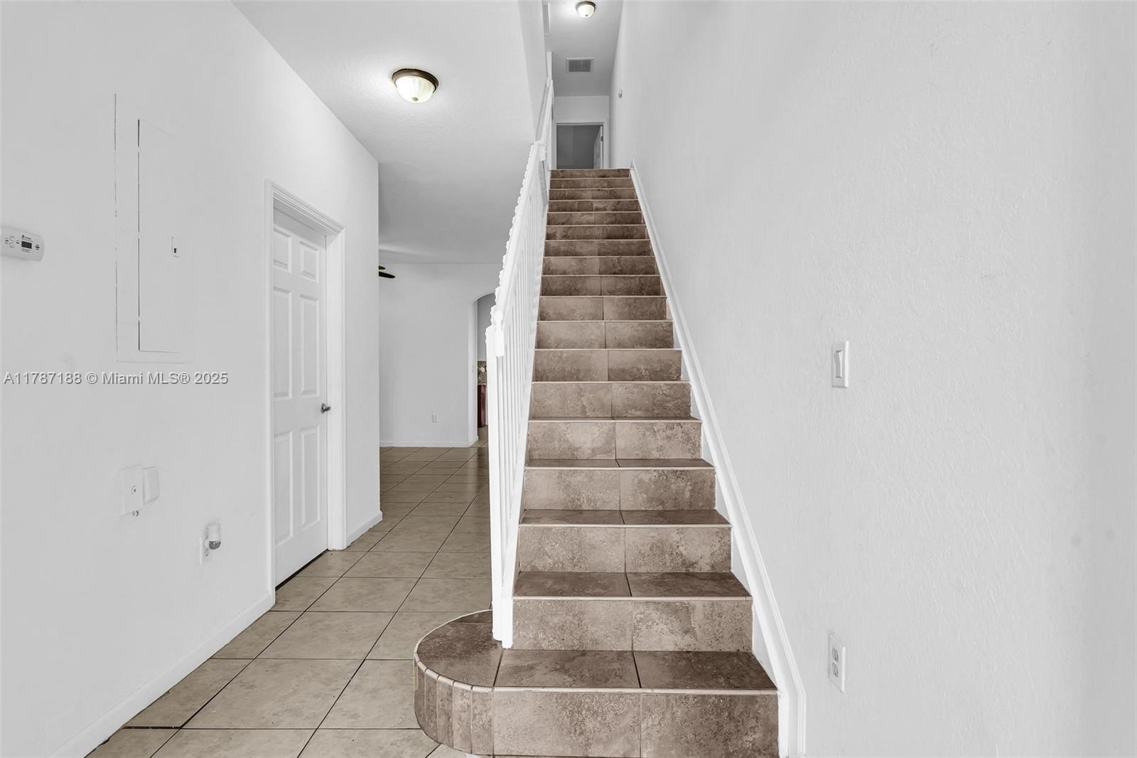 MAJORCA ISLES II CONDO - Residential Lease