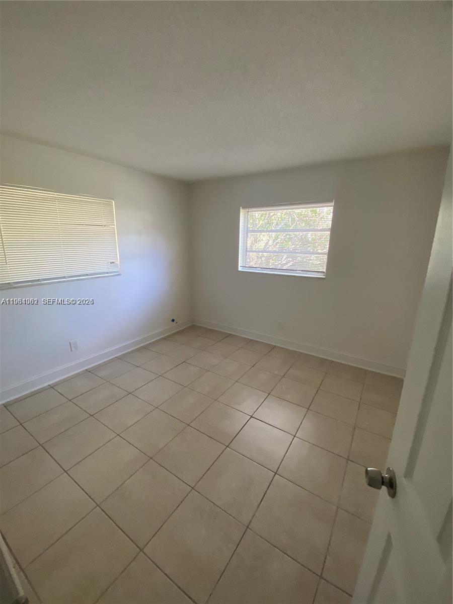 OAKLAND PARK 2ND ADD - Residential Lease