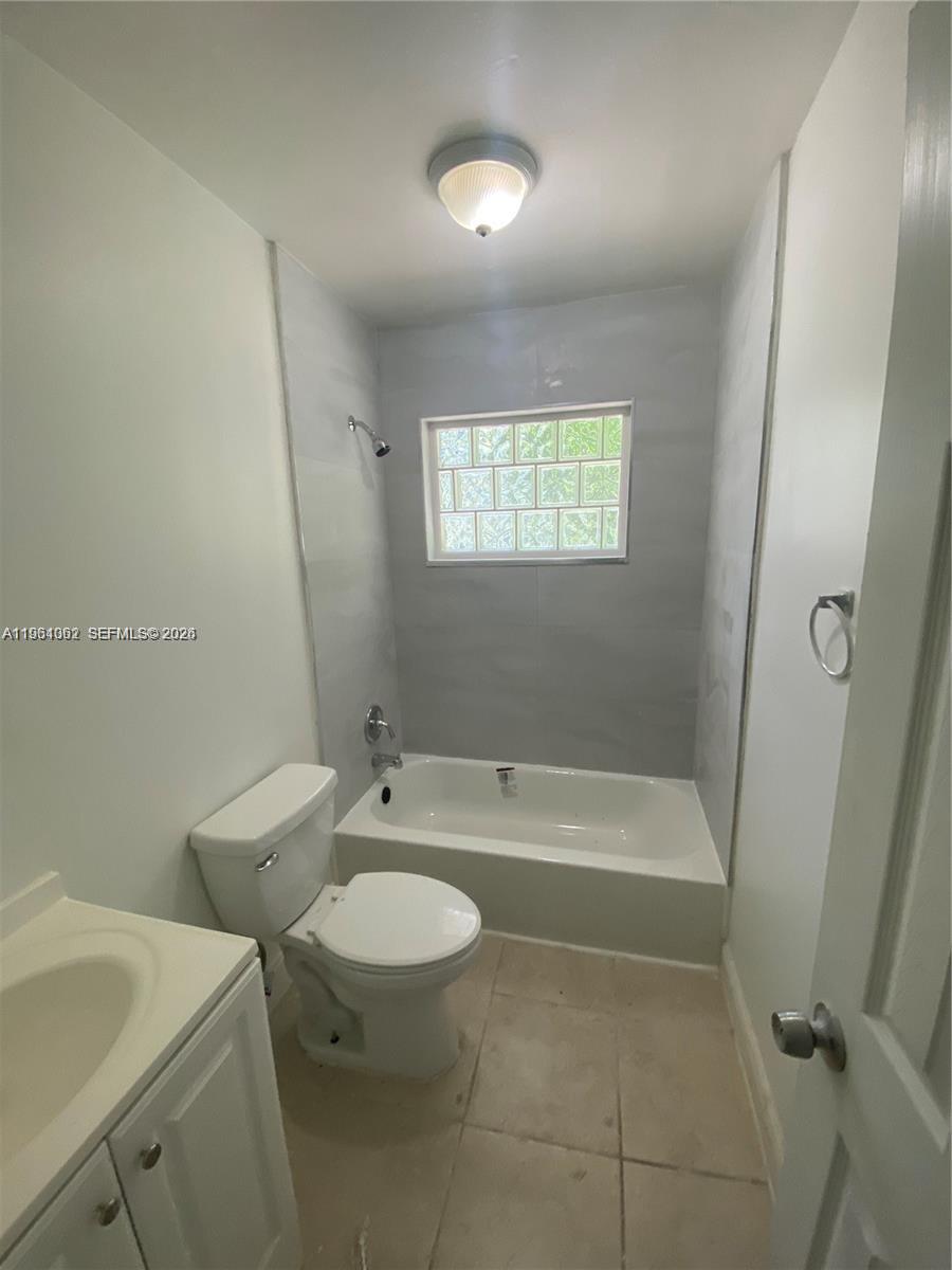 OAKLAND PARK 2ND ADD - Residential Lease