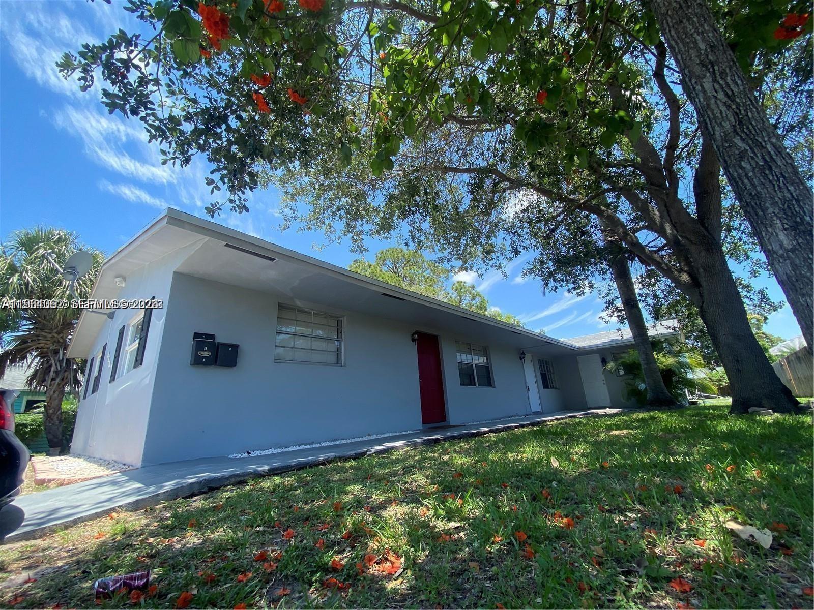 OAKLAND PARK 2ND ADD - Residential Lease