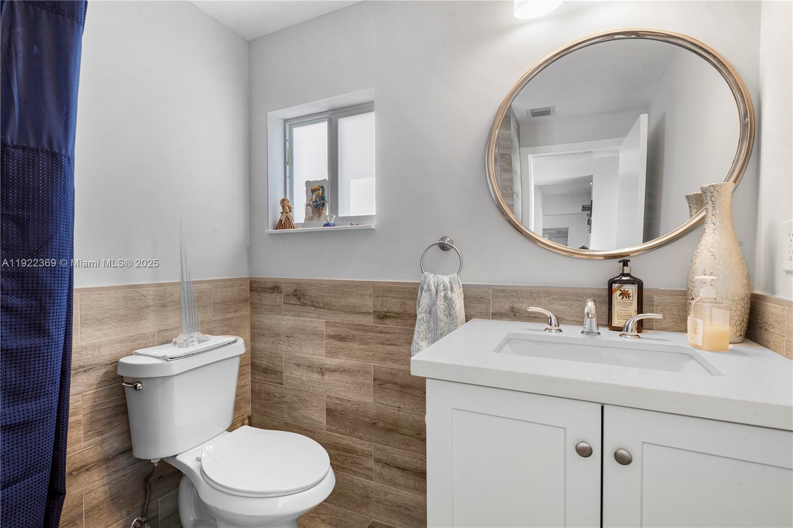 MIRACLE MANOR 3RD ADDN - Residential Lease