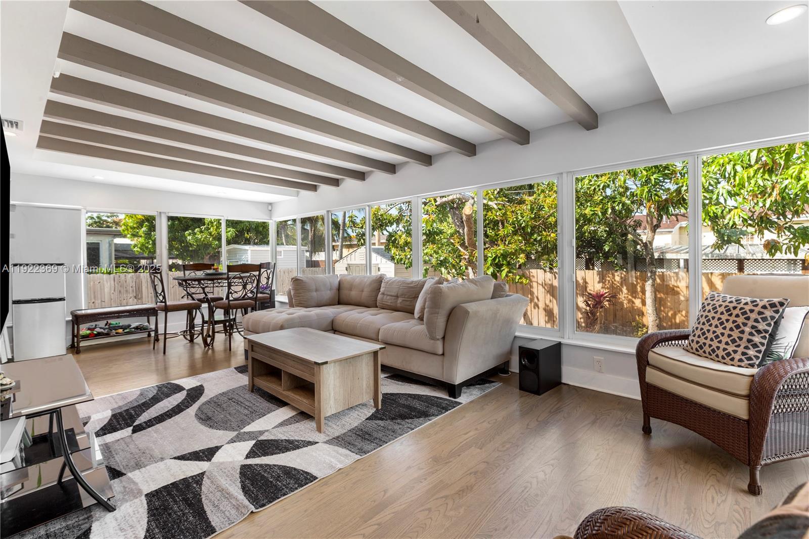 MIRACLE MANOR 3RD ADDN - Residential Lease