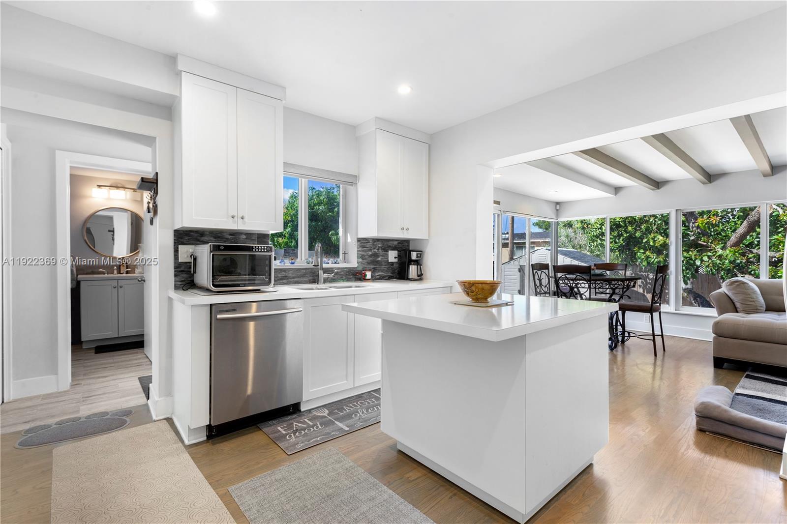 MIRACLE MANOR 3RD ADDN - Residential Lease