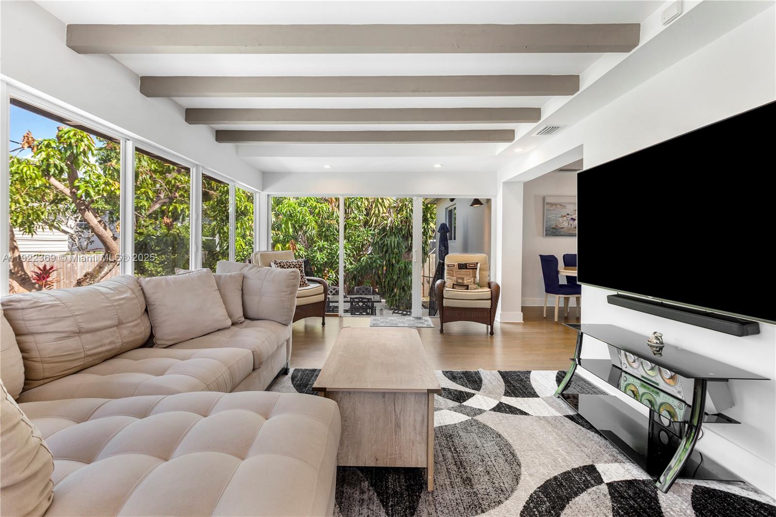 MIRACLE MANOR 3RD ADDN - Residential Lease