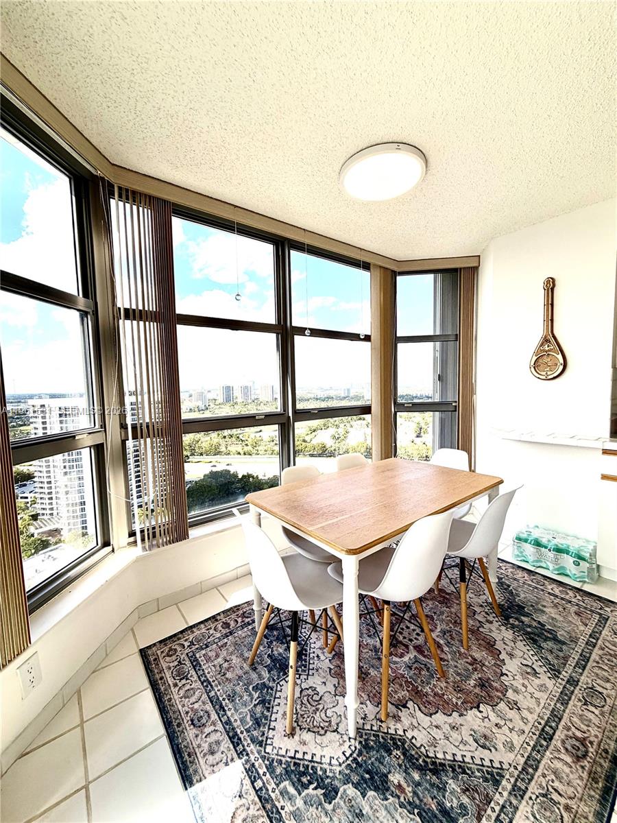 MYSTIC POINTE TOWER 500 C - Residential