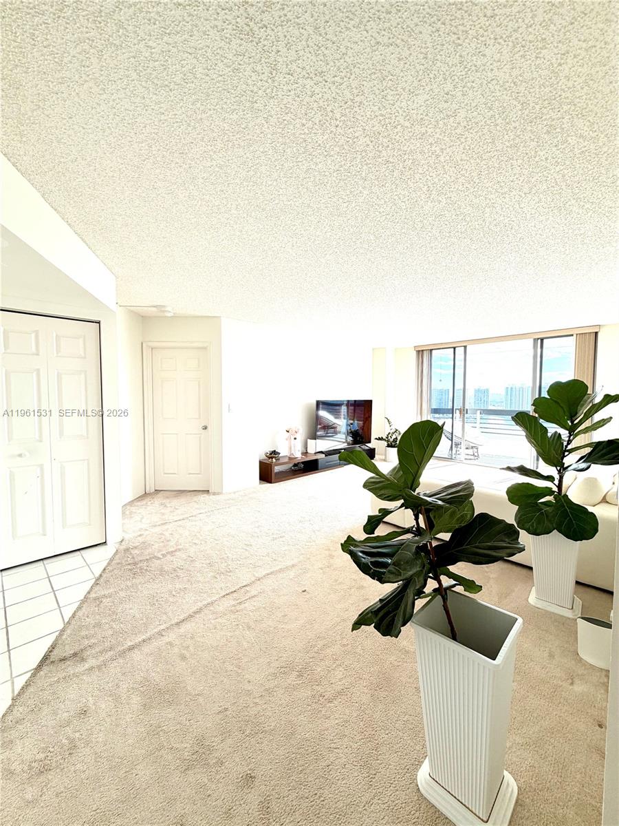 MYSTIC POINTE TOWER 500 C - Residential