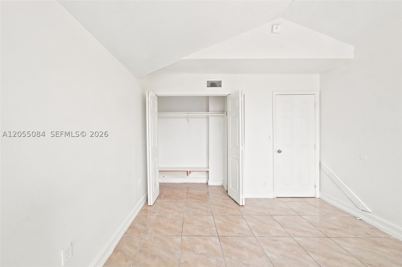 VILLAS DEL LAGO CONDO 8 - Residential