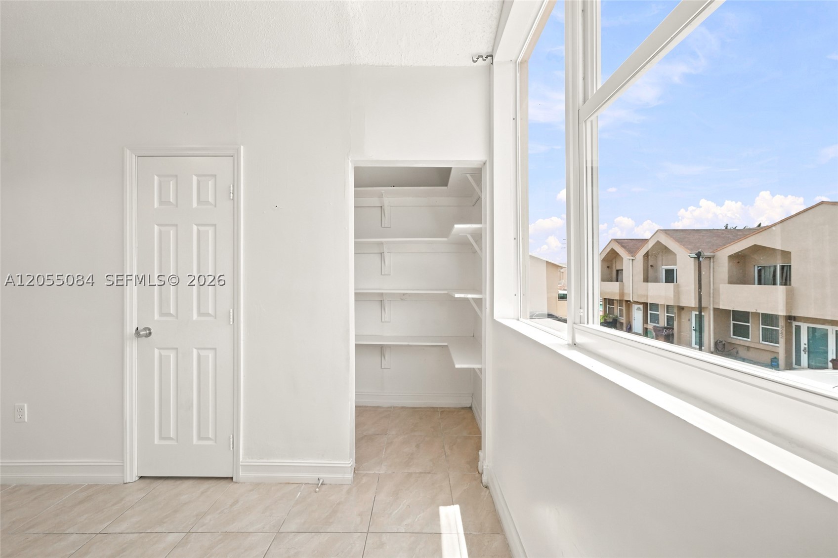 VILLAS DEL LAGO CONDO 8 - Residential