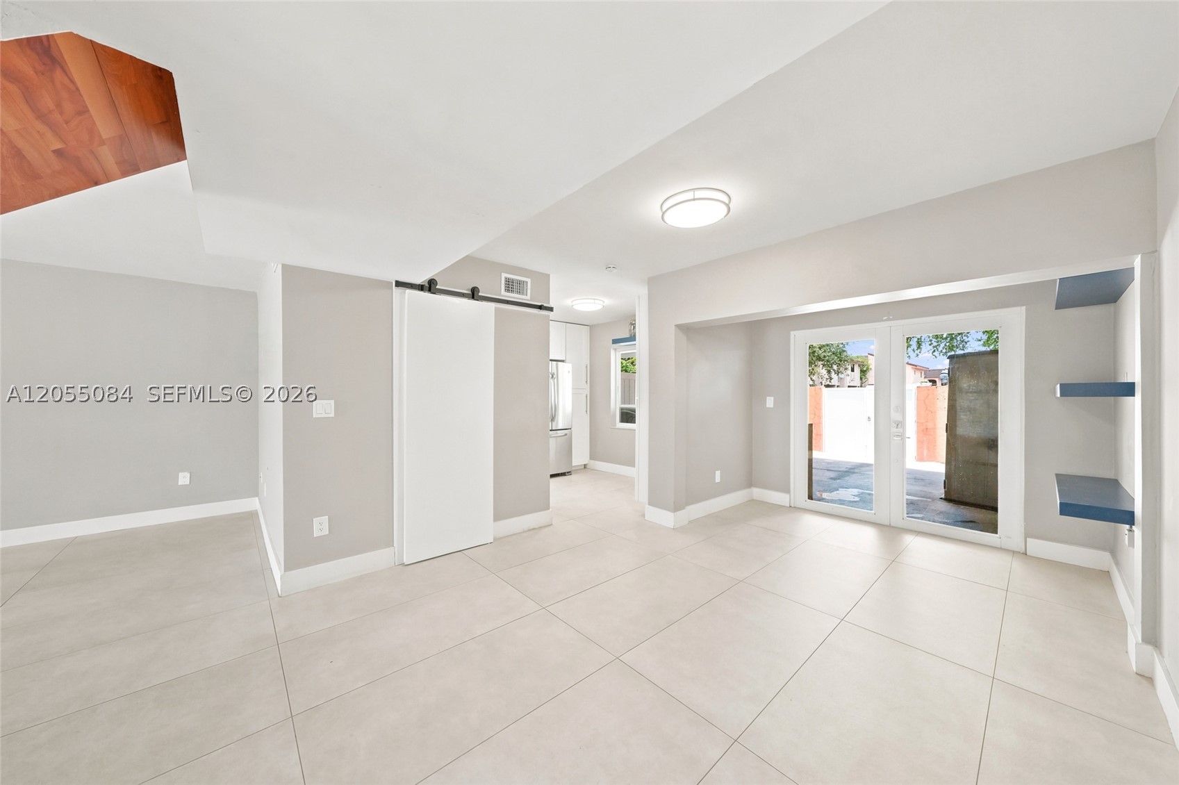 VILLAS DEL LAGO CONDO 8 - Residential