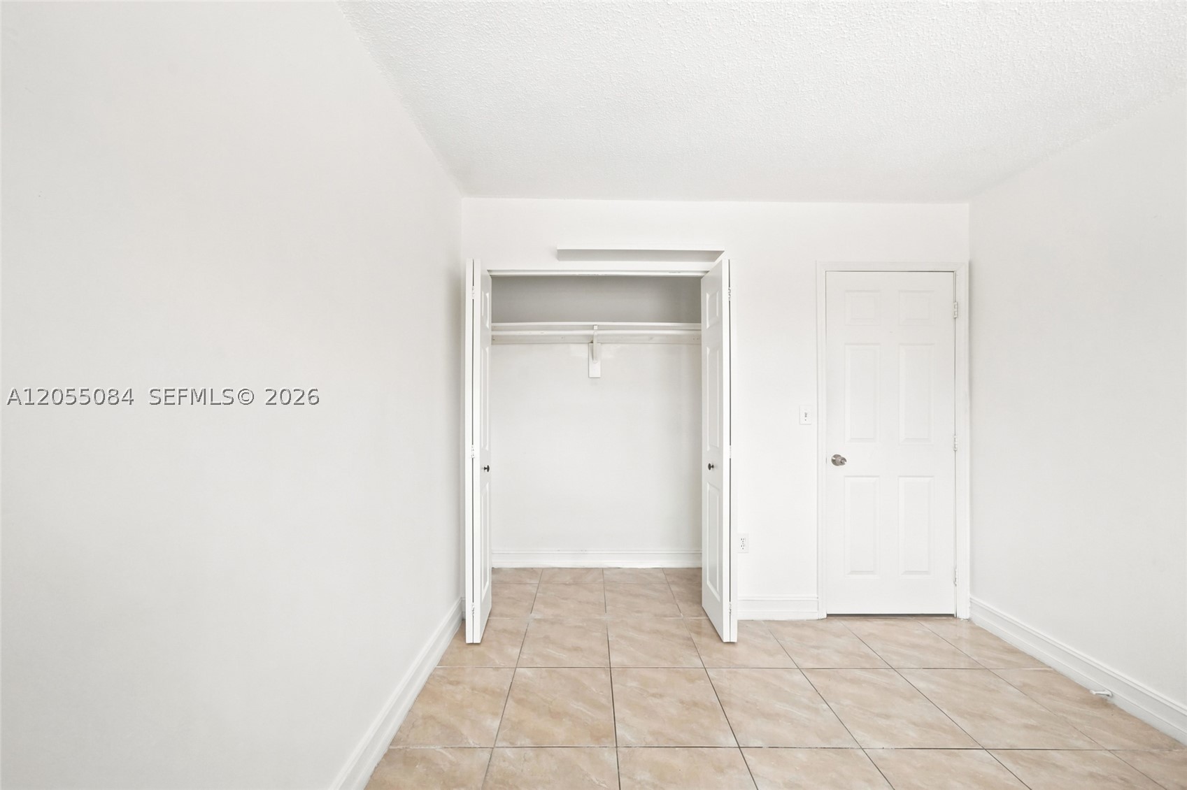VILLAS DEL LAGO CONDO 8 - Residential