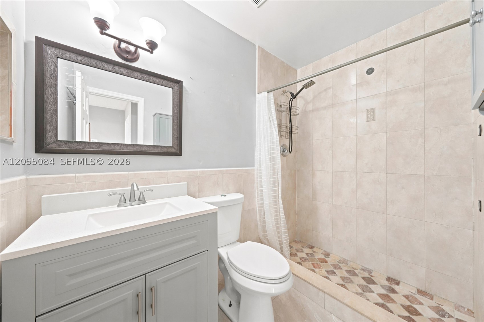 VILLAS DEL LAGO CONDO 8 - Residential